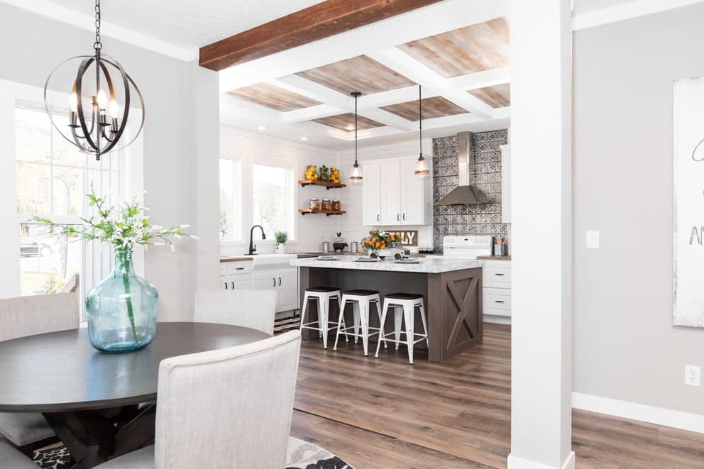 Southern belle 4br mod interior home features