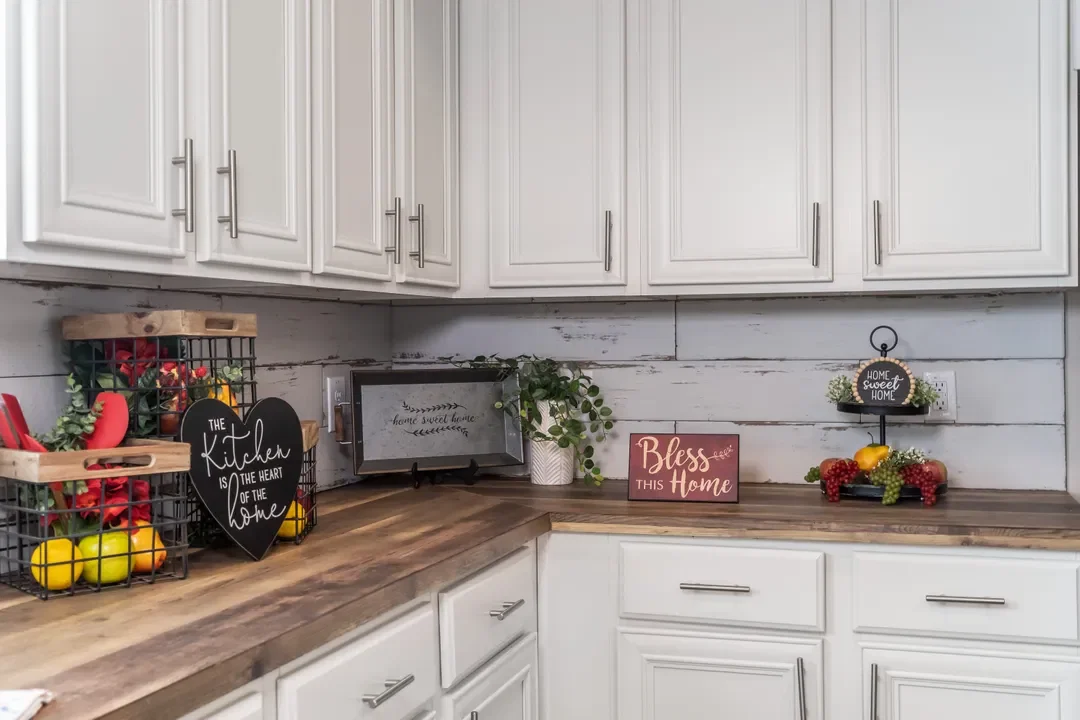 The tyra ii kitchen home features