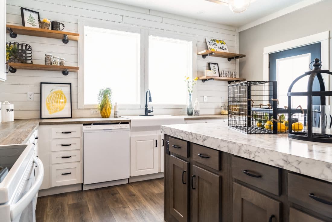 Southern belle hud kitchen home features
