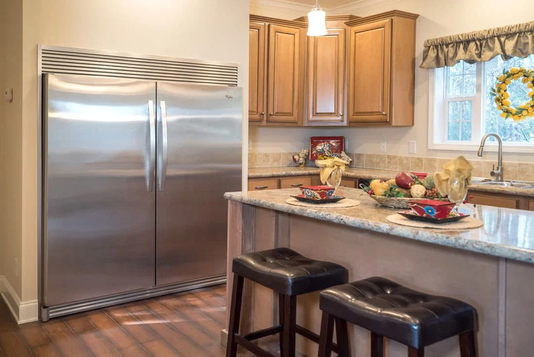 1545 jamestown kitchen home features