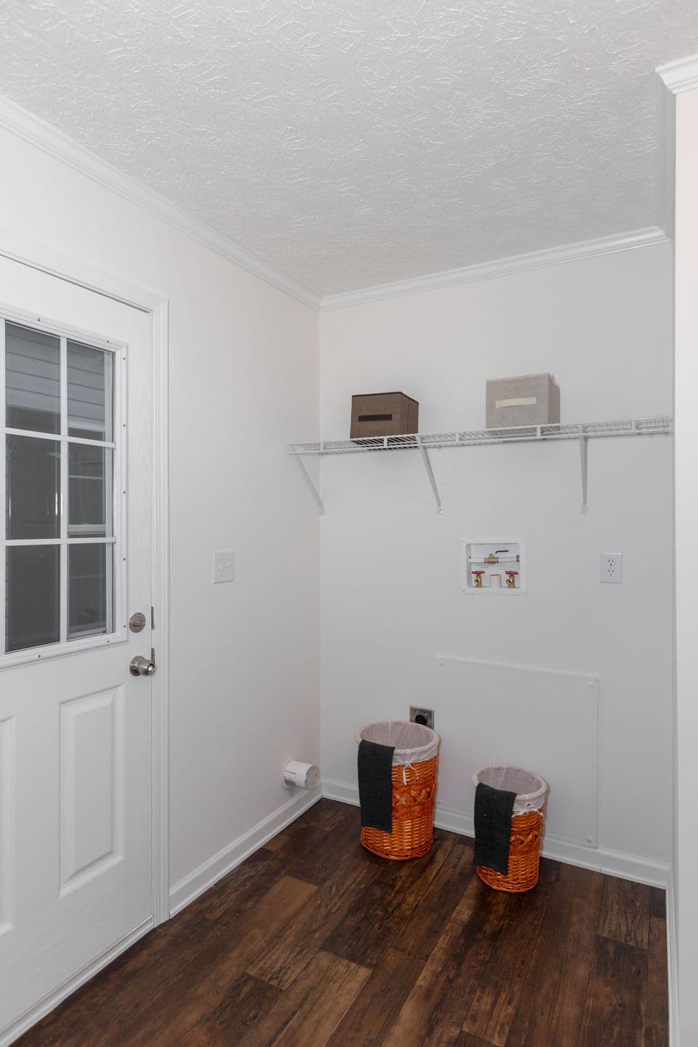 The georgetown mod interior home features