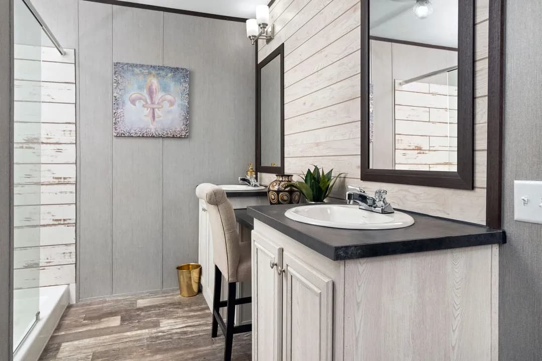 The seaside 2 bathroom home features