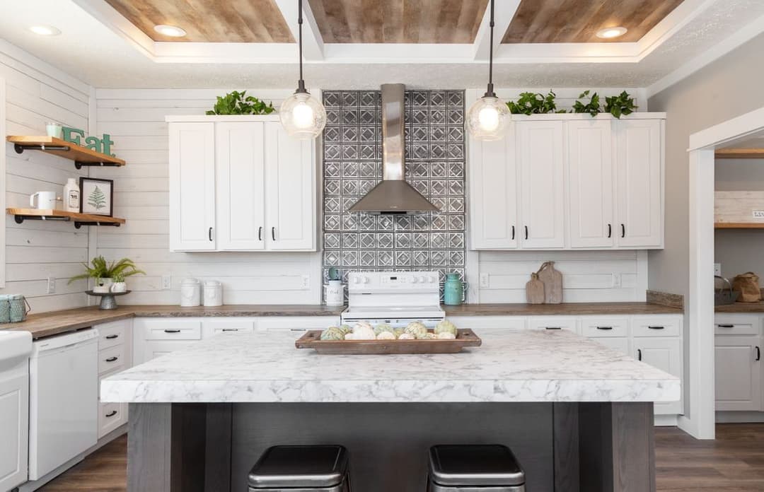 Southern belle hud kitchen home features