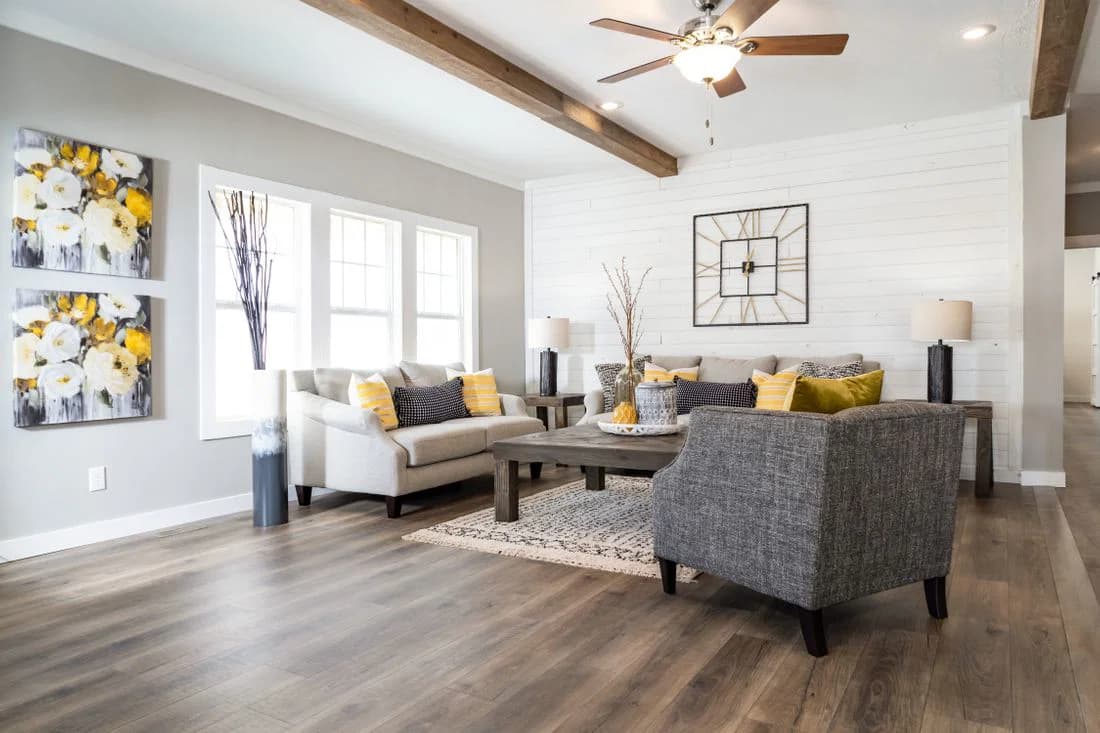 Southern belle hud interior home features