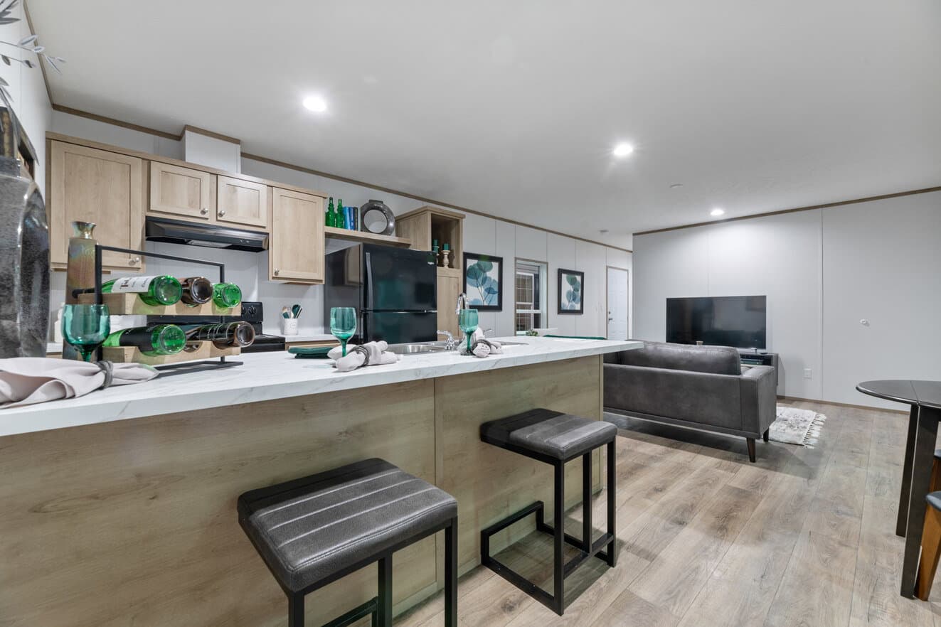 Augusta 16562a kitchen home features
