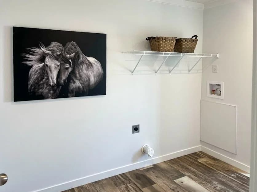 Lavonia interior home features