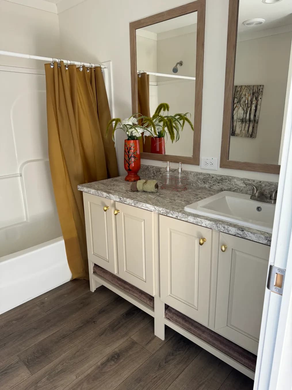 2001 let it be bathroom home features