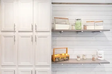 The southern farmhouse interior home features
