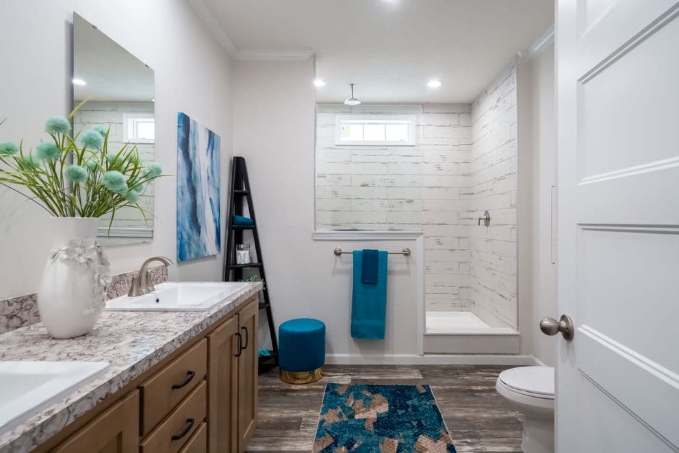 Bella vista hud bathroom home features