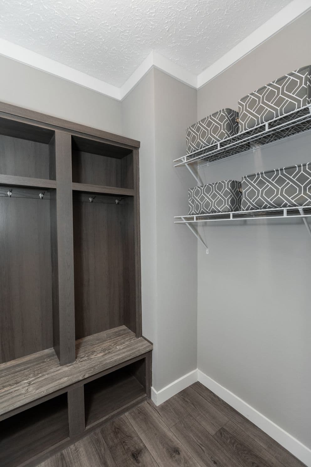 Southern belle 4br mod interior home features