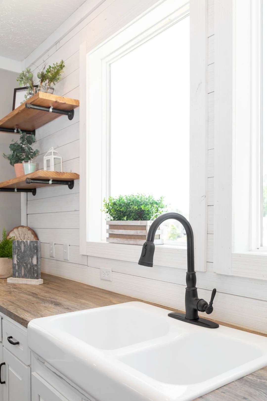 Southern belle hud kitchen home features
